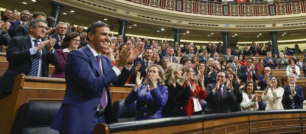 El secretario general del PSOE, Pedro Sánchez, reelegido como presidente del Gobierno
