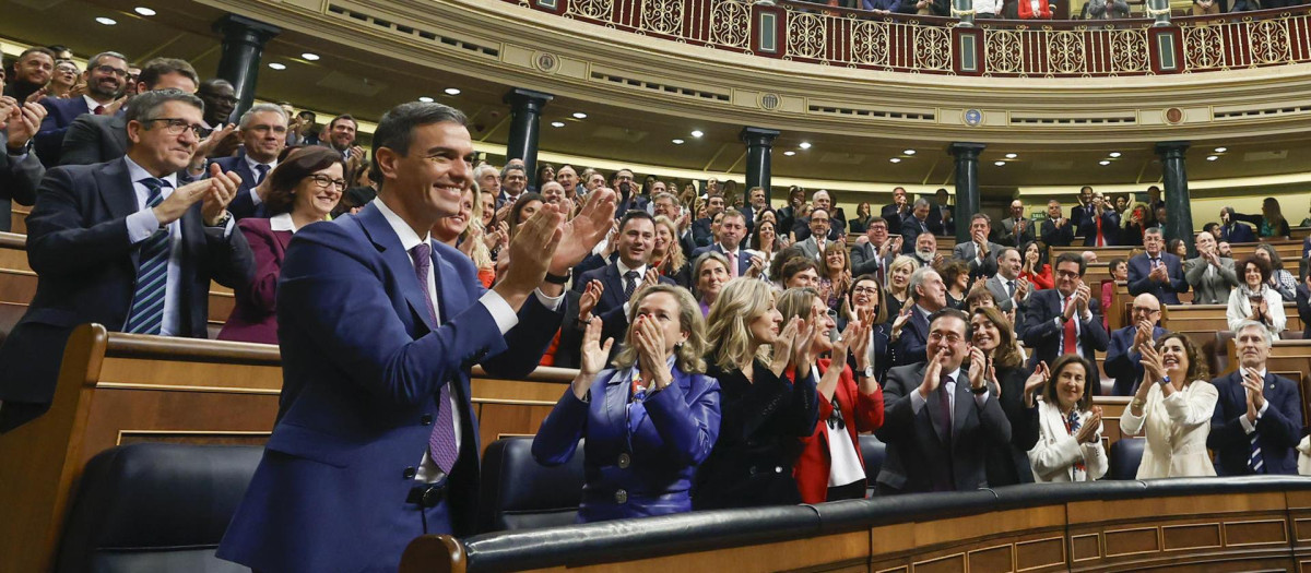 El secretario general del PSOE, Pedro Sánchez, reelegido como presidente del Gobierno