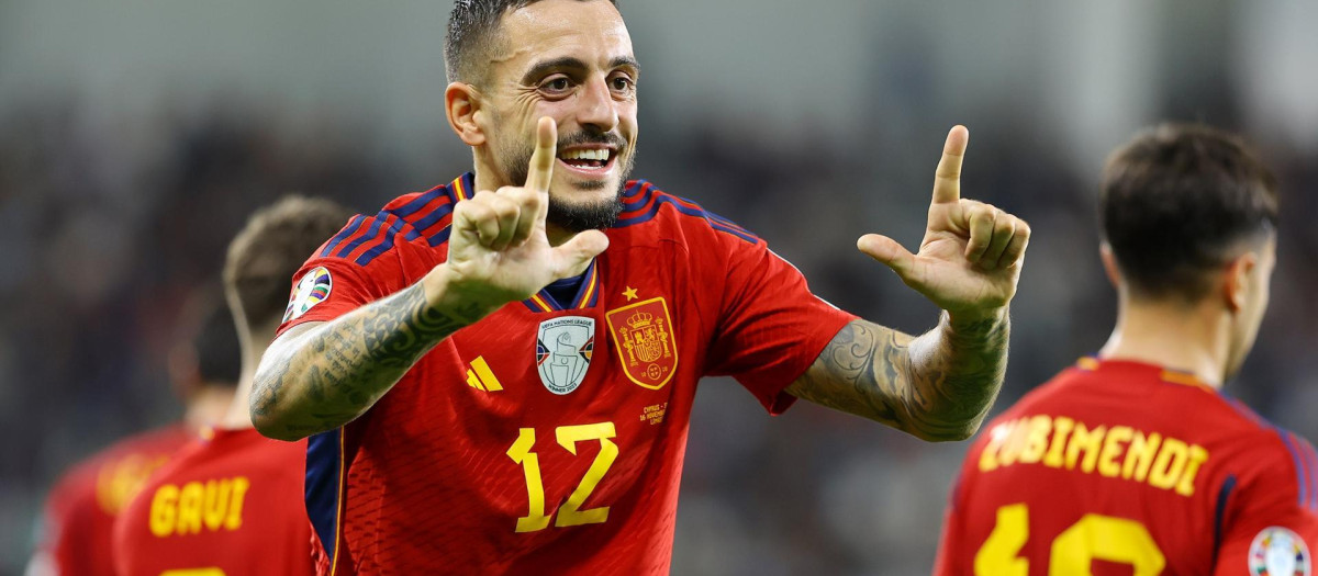 Joselu Mato celebra su último gol ante Chipre en Limasol