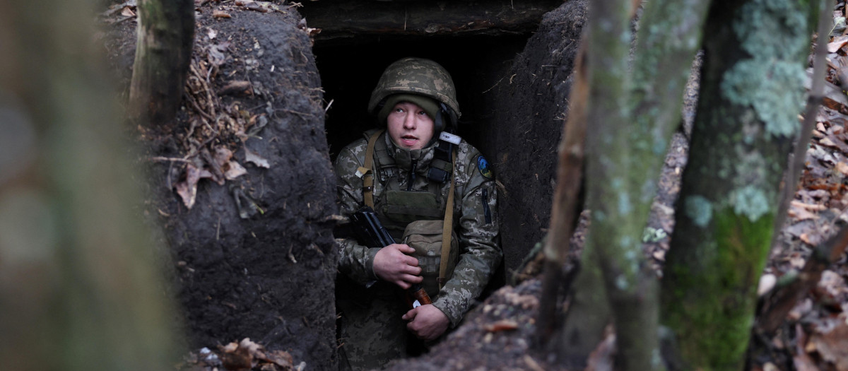 Trinchera Ucrania Bajmut