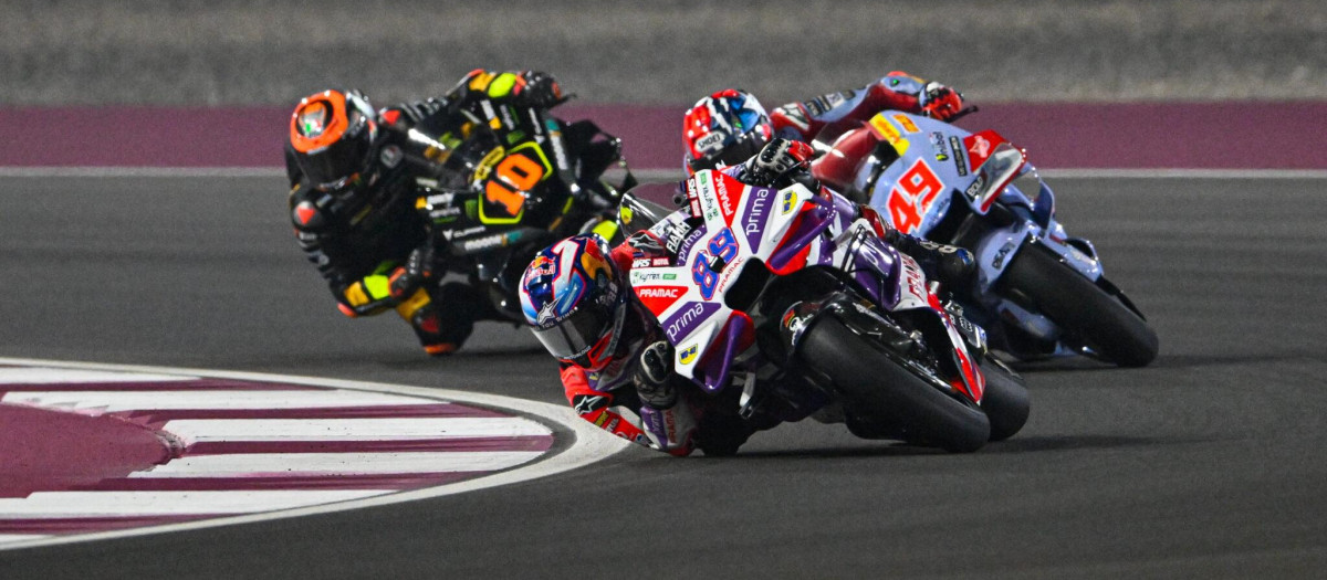 Una competición en Qatar de Moto GP con el piloto Jorge Martín