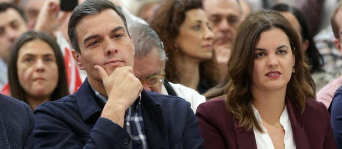 El presidente del Gobierno, Pedro Sánchez, con Ximo Puig y Sandra Gómez en un acto del PSOE en Valencia