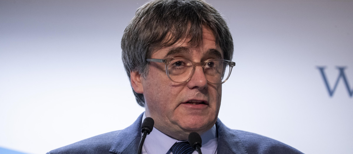 El expresidente Carles Puigdemont explicando el pacto de Junts con el PSOE