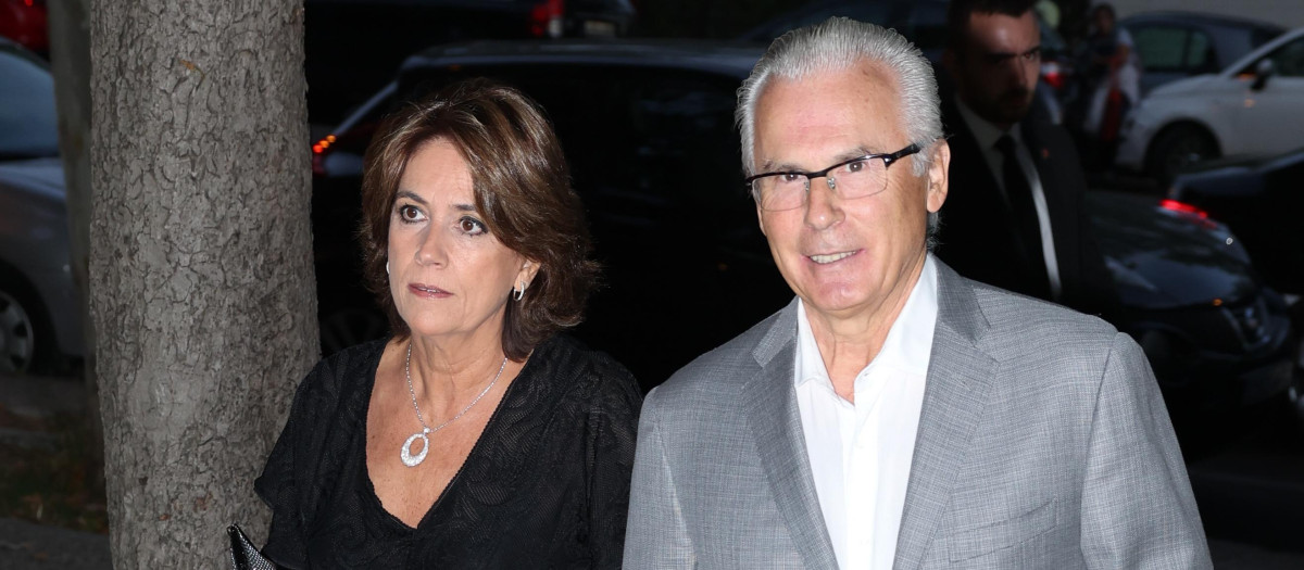 Baltasar Garzón and Dolores Delgado during wedding of Euprepio Padula and Maikel in Madrid on Saturday, 24 September 2022.