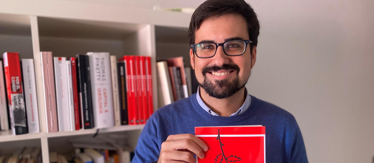 El autor, Guillermo del Valle, presente su libro este viernes