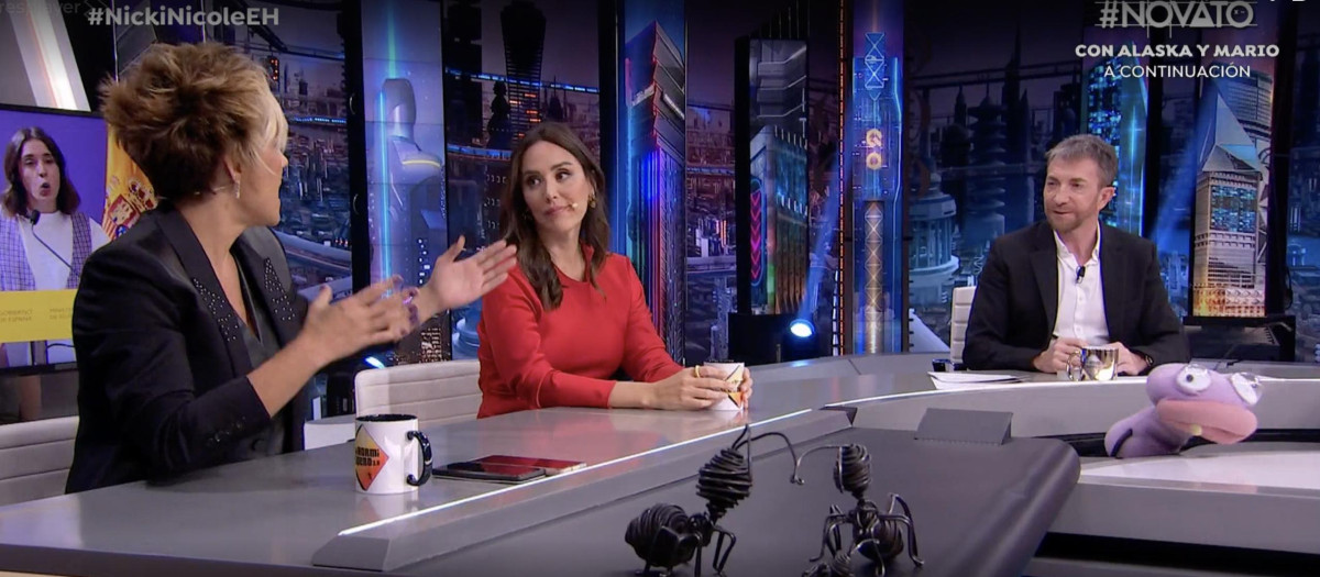 Cristina Pardo, Tamara Falcó y Pablo Motos, en 'El Hormiguero'
