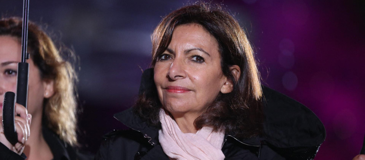 La alcaldesa Anne Hidalgo en un evento en la capital francesa