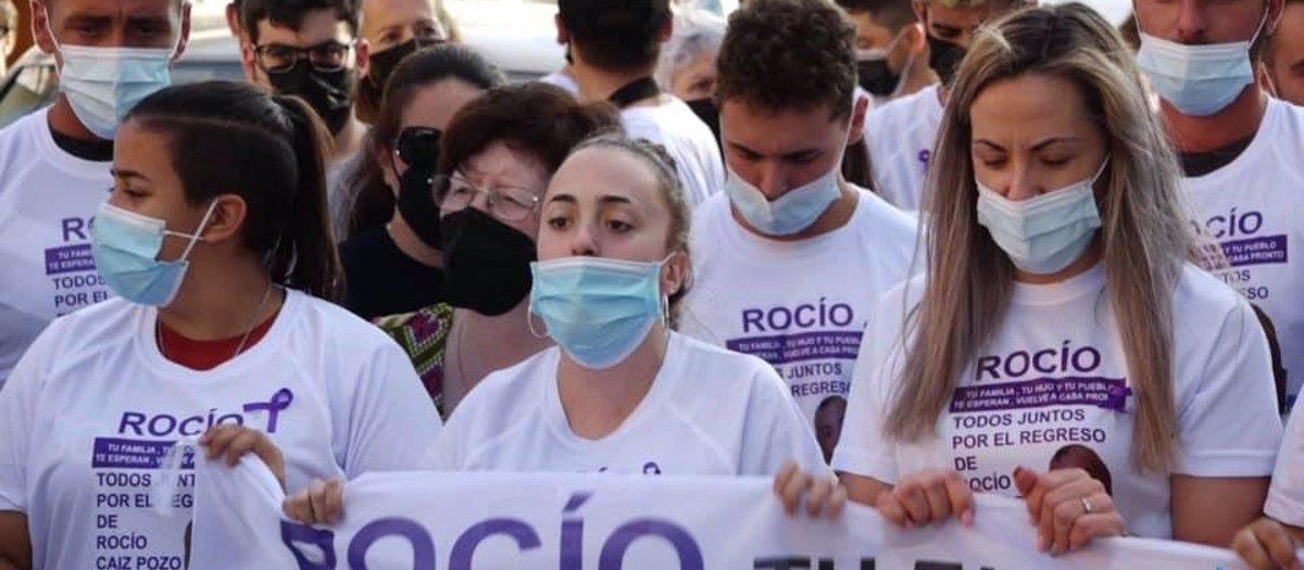 Concentración en Martín de la Jara por el crimen de Rocío Cáiz