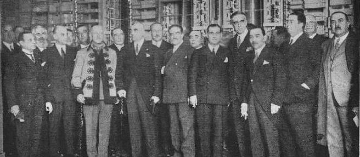 Autoridades asistentes a la inauguración del edificio de Telefónica en las Tendillas