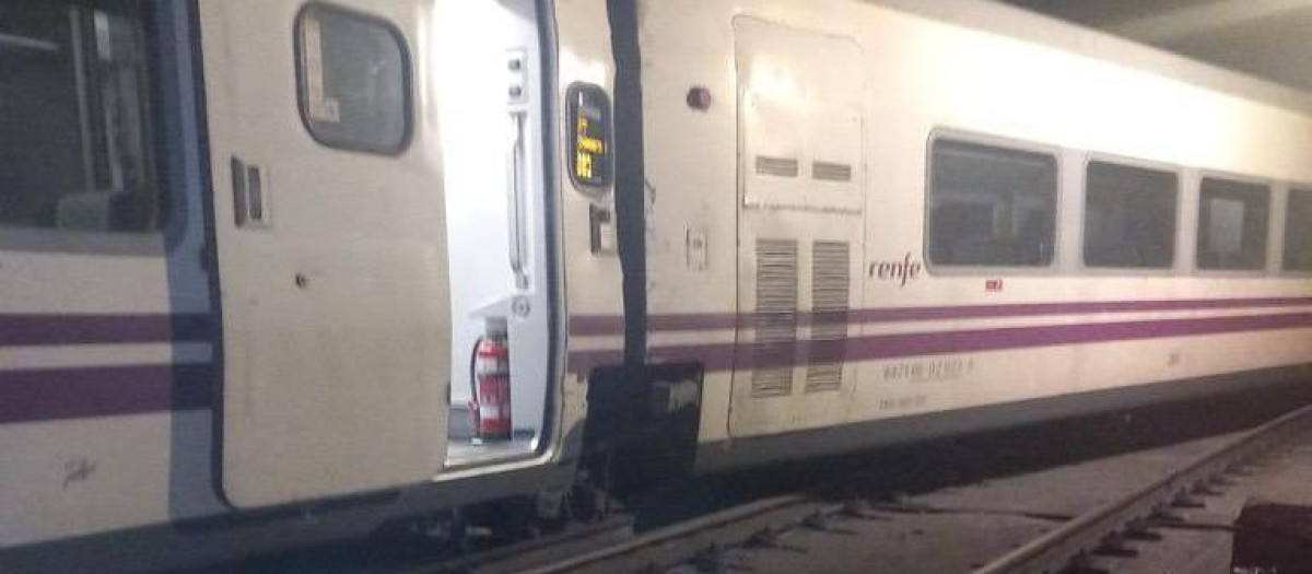 El tren descarrilado en Atocha