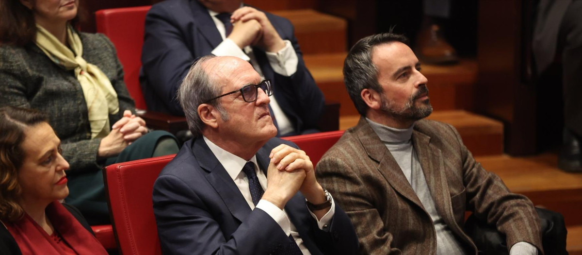 (I-D) La presidenta del Consejo de Estado, Magdalena Valerio, el Defensor del Pueblo de España, Ángel Gabilondo, y el secretario general para la Innovación y Calidad del Servicio Público de Justicia, Manuel Olmedo, durante los premios del Observatorio contra la Violencia Doméstica y de Género, en el Consejo General del Poder Judicial (CGPJ), a 29 de noviembre de 2022, en Madrid (España). Durante su carrera profesional, Vera Jourová ha contribuido a dar visibilidad a las víctimas de violencia machista y difusión a los mensajes de concienciación, tras haber reconocido públicamente en 2014 haber sido víctima de violencia de género. La política checa ha afirmado en más de una ocasión que España puede llegar a convertirse en motor y modelo europeo para combatir la violencia de género.
29 NOVIEMBRE 2022;OBSERVATORIO;RECONOCIMIENTO;VIOLENCIA MACHISTA;VIOLENCIA DE GÉNERO;VIOLENCIA;MUJER;CGPJ;CONCIENCIACIÓN;COMBATIR
Isabel Infantes / Europa Press
(Foto de ARCHIVO)
29/11/2022