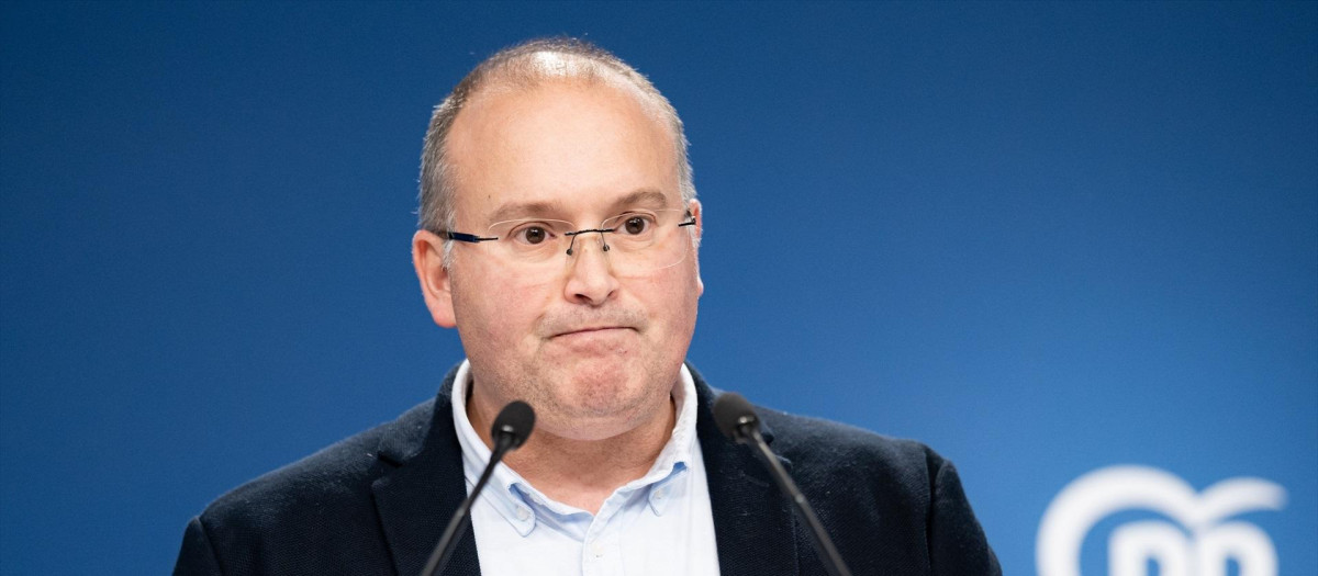 El vicesecretario nacional de Coordinación del PP, Miguel Tellado, durante una rueda de prensa posterior al Comité de Dirección del PP, a 13 de noviembre de 2023, en Madrid (España). Durante la comparecencia, Tellado, ha dicho que ‘’desde el Partido Popular han exigido a Sánchez que escuche a la calle y que convoque elecciones’’.  Unas 80.000 personas, según los datos actualizados de la Delegación de Gobierno, se concentraron, ayer domingo 12 de noviembre, en la Puerta del Sol de Madrid para protestar contra la amnistía y el acuerdo del PSOE y Junts para la investidura del presidente del Gobierno en funciones, Pedro Sánchez. La protesta fue convocada por el Partido Popular.
13 NOVIEMBRE 2023;COMITÉ DIRECCIÓN;PP;RUEDA DE PRENSA;
Diego Radamés / Europa Press
13/11/2023