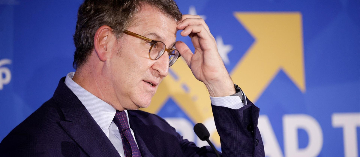 El presidente del PP, Alberto Núñez Feijóo, interviene durante una conferencia del Partido Popular Europeo, en el Hotel Grand Marina, a 27 de noviembre de 2023, en Barcelona, Catalunya (España). El Partido Popular Europeo (PPE) celebra un acto en Barcelona con la Ley de Amnistía que se tramita en el Congreso y la crisis diplomática en Israel, como telón de fondo. Estas jornadas, que se celebran bajo el título, ‘Camino de la recuperación’, se producen cuatro días después del debate en el Parlamento Europeo sobre las amenazas para el Estado de derecho en España --a instancias de PP, Ciudadanos y Vox.
27 NOVIEMBRE 2023;BARCELONA;CATALUNYA;PPE;AMINISTIA;CRISIS CON ISRAEL
Kike Rincón / Europa Press
27/11/2023
