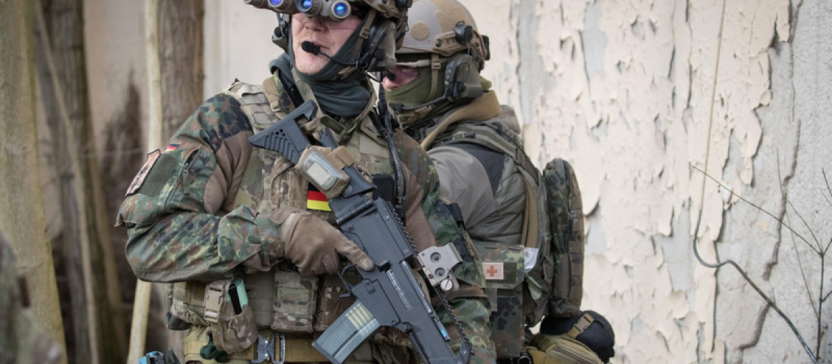 Miembro del Ejército alemán durante unas maniobras