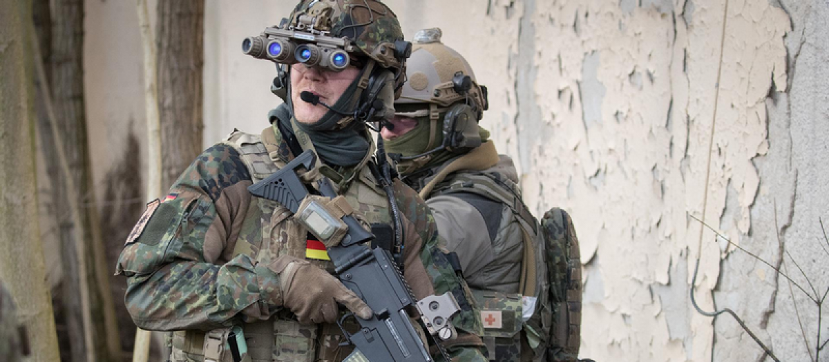 Miembro del Ejército alemán durante unas maniobras