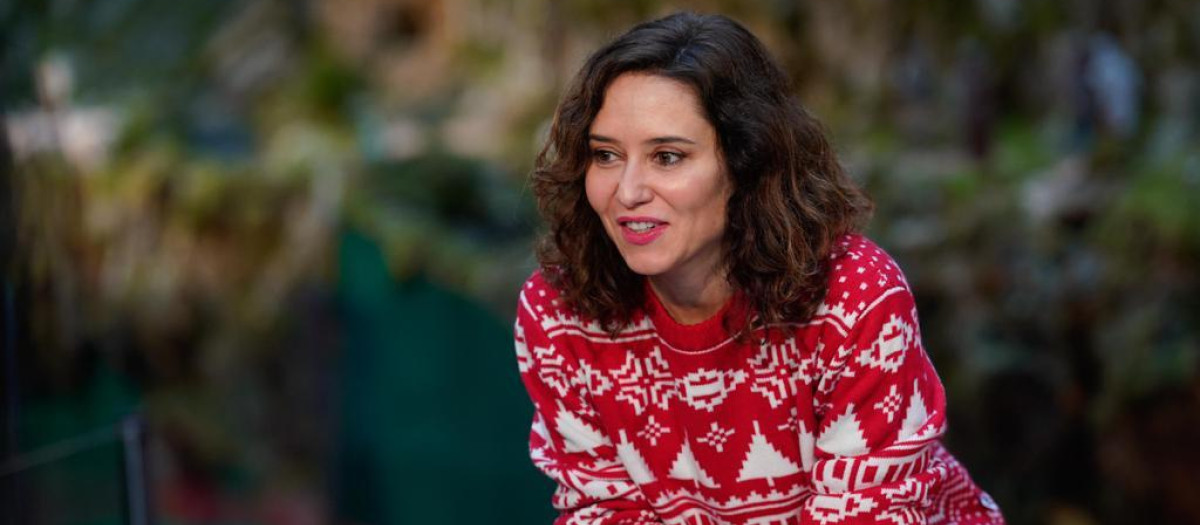 La presidenta de la Comunidad de Madrid con su jersey navideño