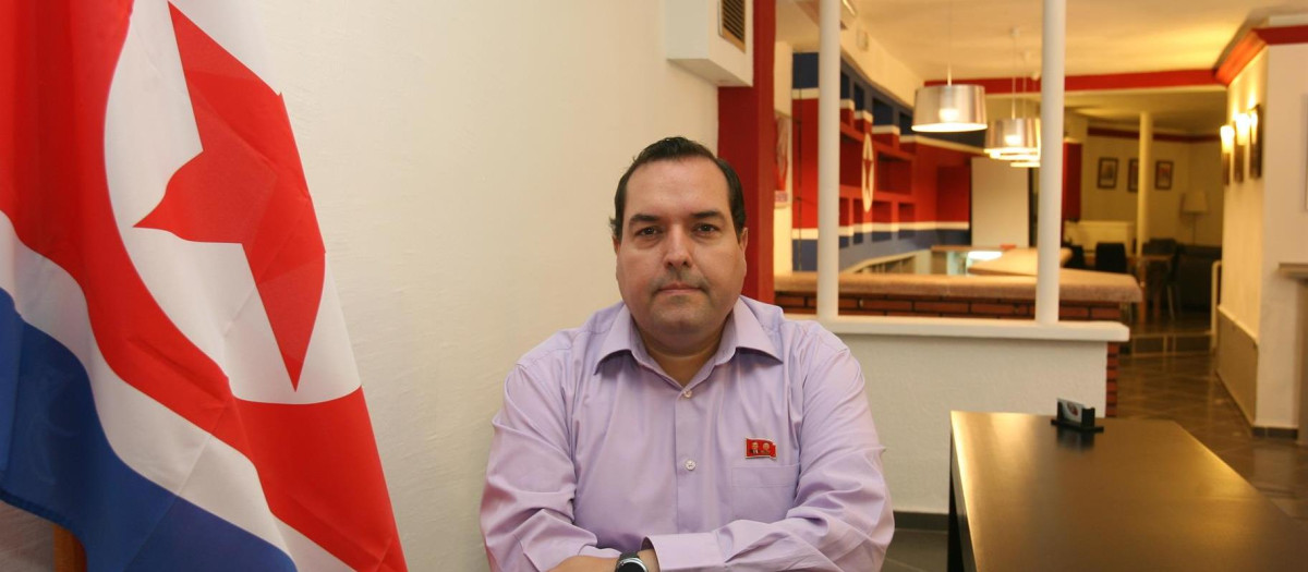 Alejandro Cao de Benós tiene 47 años y nació en Tarragona