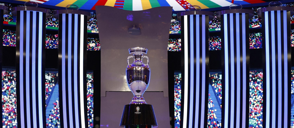 El trofeo de la Eurocopa, torneo que se disputará en 2024 en Alemania