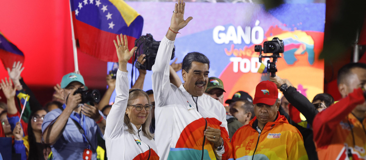 El dictador Nicolás Maduro y su esposa Silvia Flores en Caracas