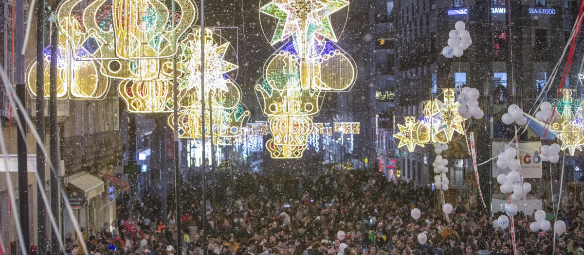 El alcalde de Vigo, Abel Caballero, da el pistoletazo de salida a la Navidad