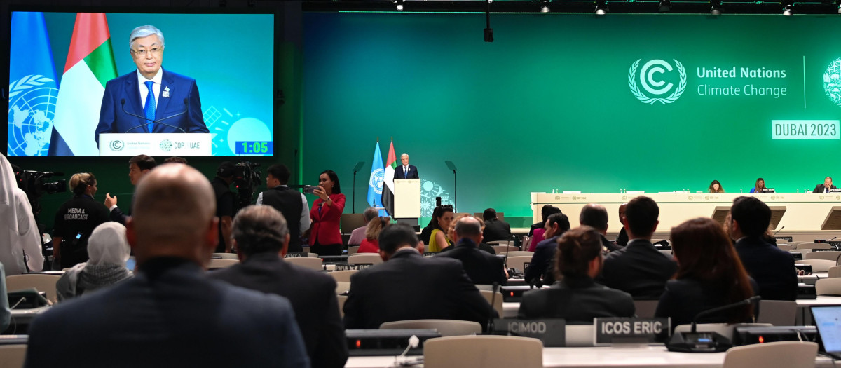 El presidente de Kazajistán, Kassym-Jomart Tokayev, durante la COP28.