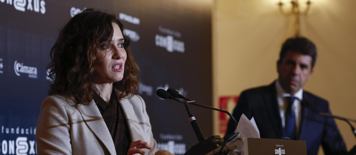 La presidenta de la Comunidad de Madrid, Isabel Díaz Ayuso, junto al presidente de la Generalitat, Carlos Mazón