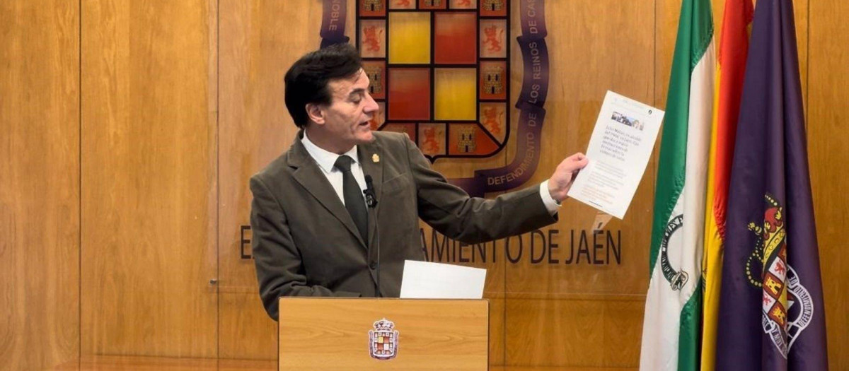 El alcalde de Jaén, Agustín González, en la rueda de prensa