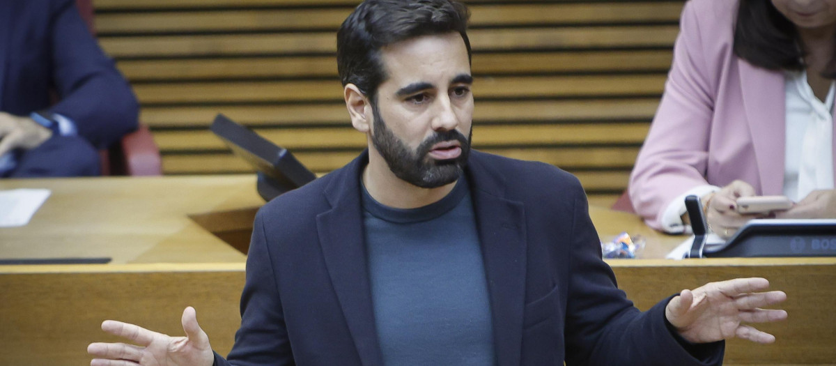 El secretario de Organización del PSPV-PSOE, José Muñoz, en las Corte Valencianas