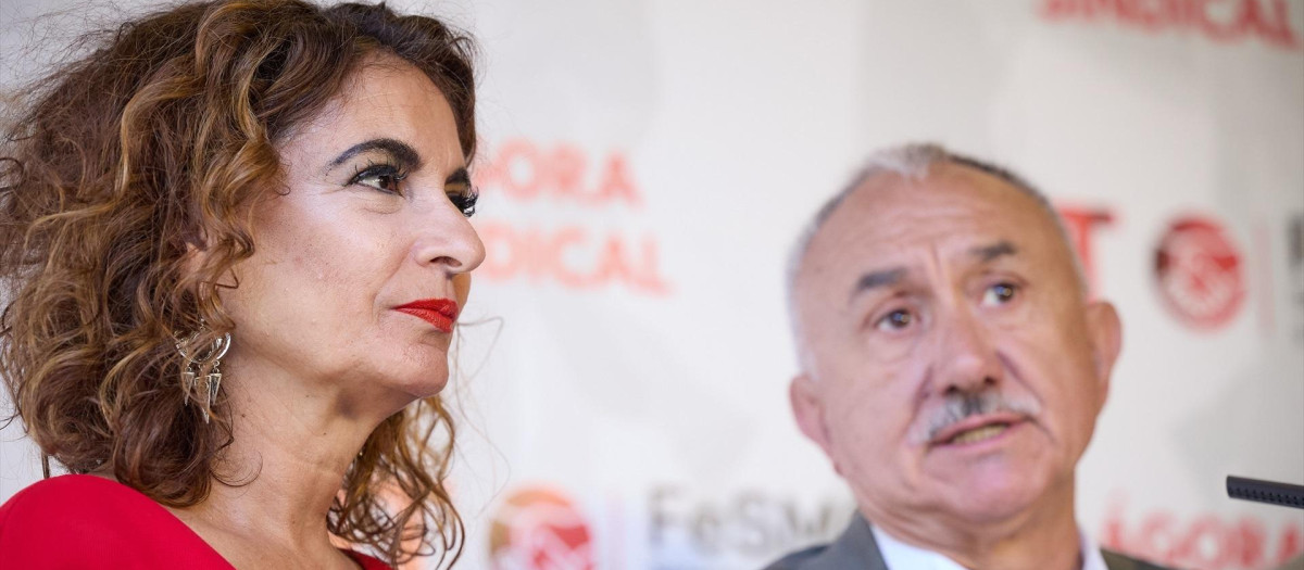 La ministra de Hacienda y Función Pública, María Jesús Montero, junto y al secretario general de UGT, Pepe Álvarez.
(Foto de ARCHIVO)
15/6/2023