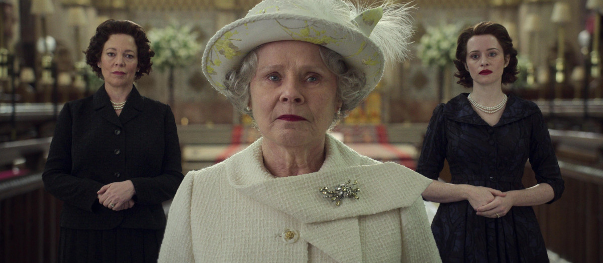 Imelda Staunton, con las otras dos actrices que han interpretado a la Reina Isabel II: Olivia Colman (izquierda) y Claire Foy (derecha)