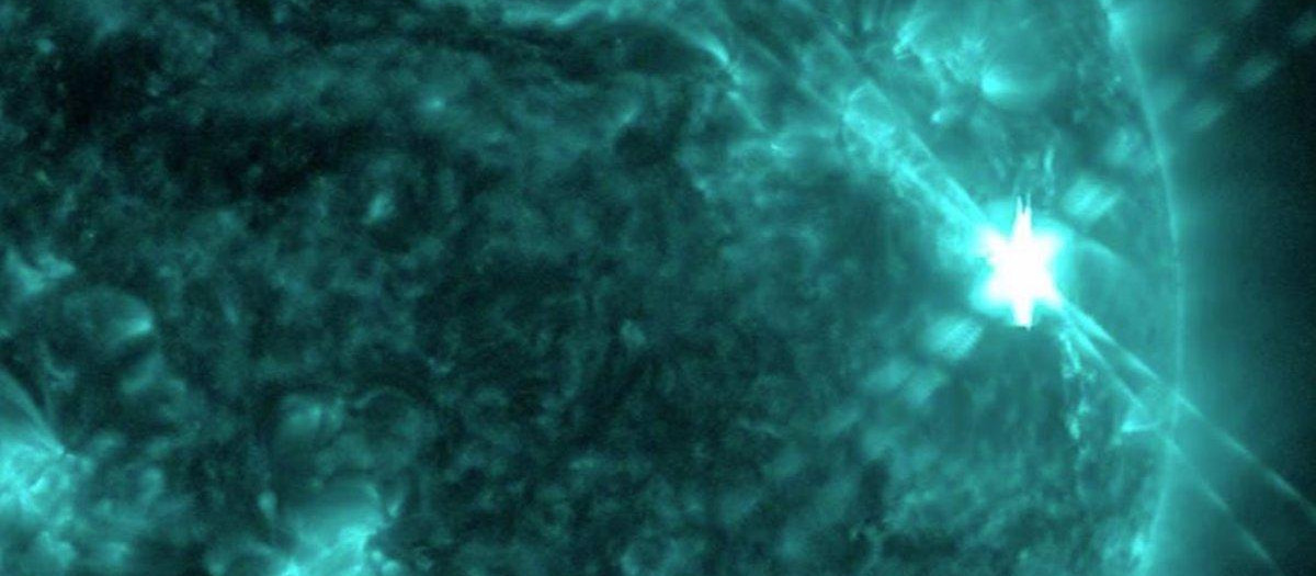 El Observatorio de Dinámica Solar de la NASA capturó esta vista de una erupción solar de clase X2,8