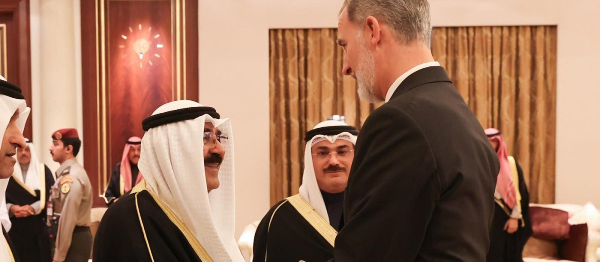 El Rey saluda al nuevo emir de Kuwait