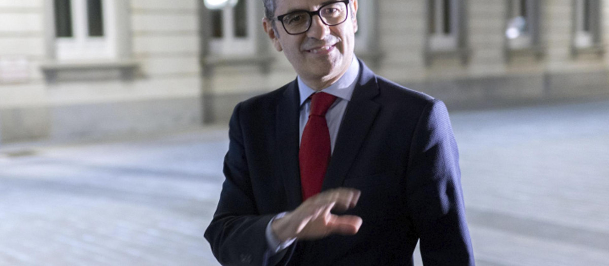 El ministro de la Presidencia, Justicia y Relaciones con las Cortes, Félix Bolaños a su salida del Supremo