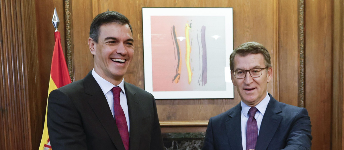 Alberto Núñez Feijóo atiende a los medios tras su reunión con Pedro Sánchez, en directo