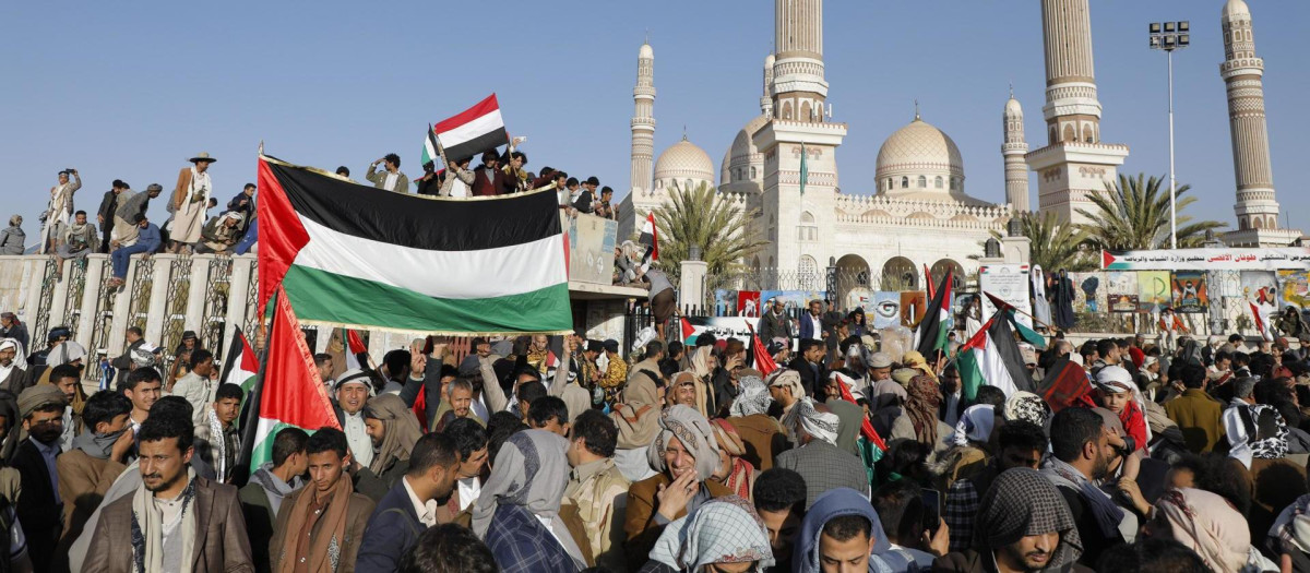 Hutíes en la capital de Yemen, Saná