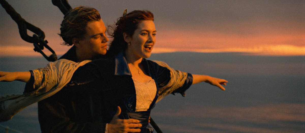 TITANIC, from left: Leonardo DiCaprio, Kate Winslet, 1997. TM & Copyright ©20th Century Fox Film Corp. All rights reserved./Courtesy Everett Collection
1990s movies 1997 movies 4MMR12 Arms outstretched Couple Dicaprio,leonardo Exterior Movies PvVAM Red hair Ship Ste-DOM Winslet,kate