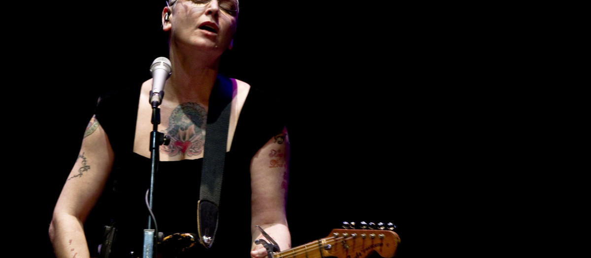 En julio falleció Sinéad O'Connor, estrella irlandesa de los 90, a los 56 años. Su muerte llegó apenas 18 meses después de que su hijo Shane falleciera a los 17 años de edad.