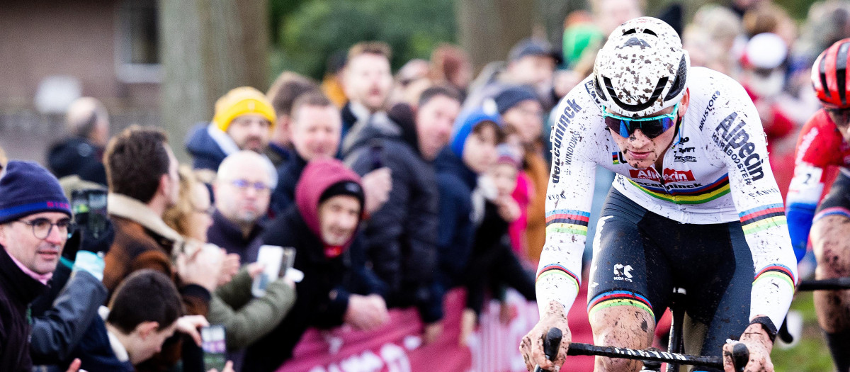 Mathieu Van Der Poel, en la prueba de ciclocrós de este sábado