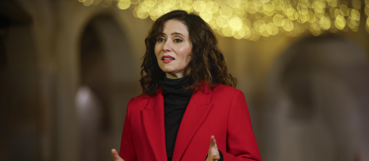 La presidenta de la Comunidad de Madrid, Isabel Díaz Ayuso, durante el discurso de fin de año