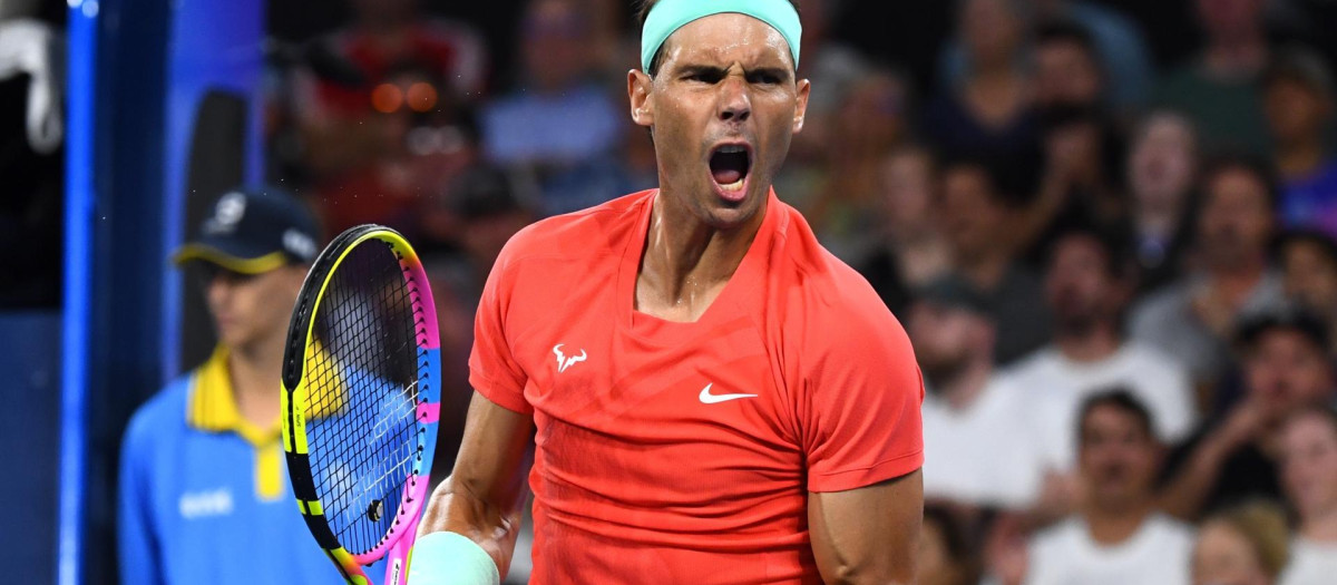Rafa Nadal celebra con rabia uno de sus puntos a Thiem en el partido de su regreso al tenis