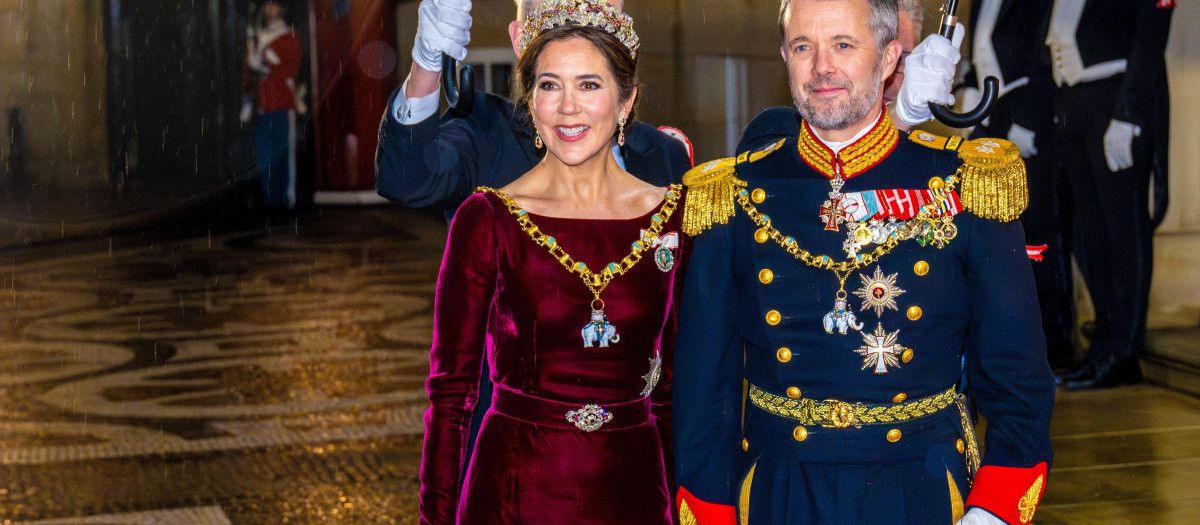La princesa Mary de Dinamarca y el príncipe Federico de Dinamarca en la cena anual de Año Nuevo