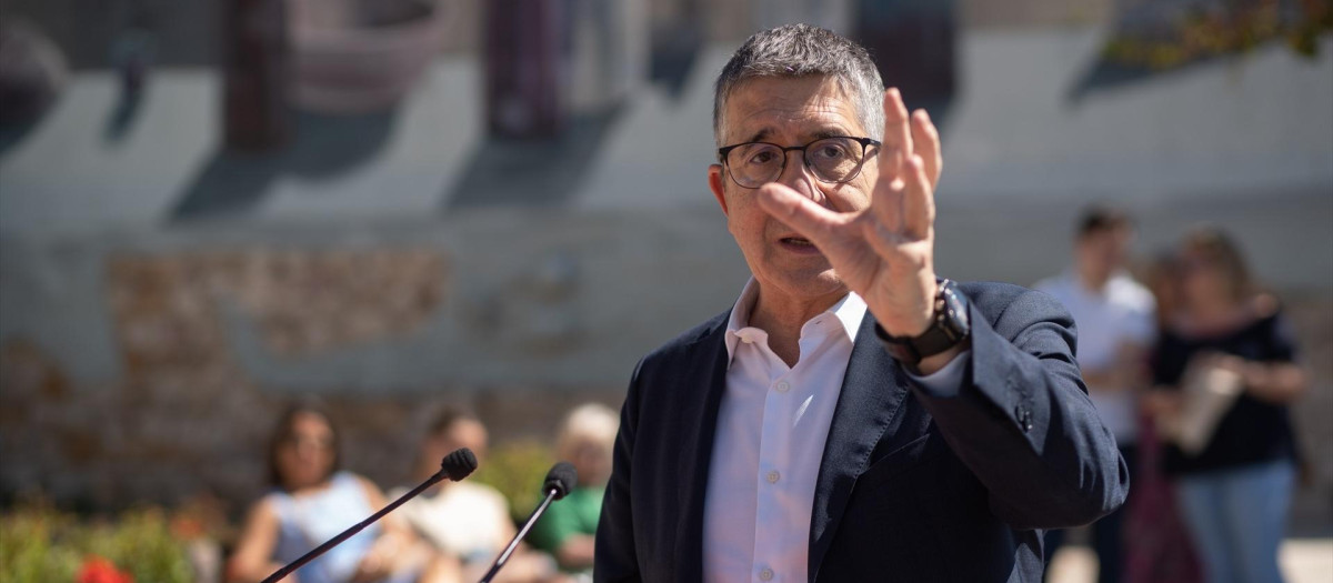 El portavoz del PSOE en el Congreso, Patxi López, durante un acto político
