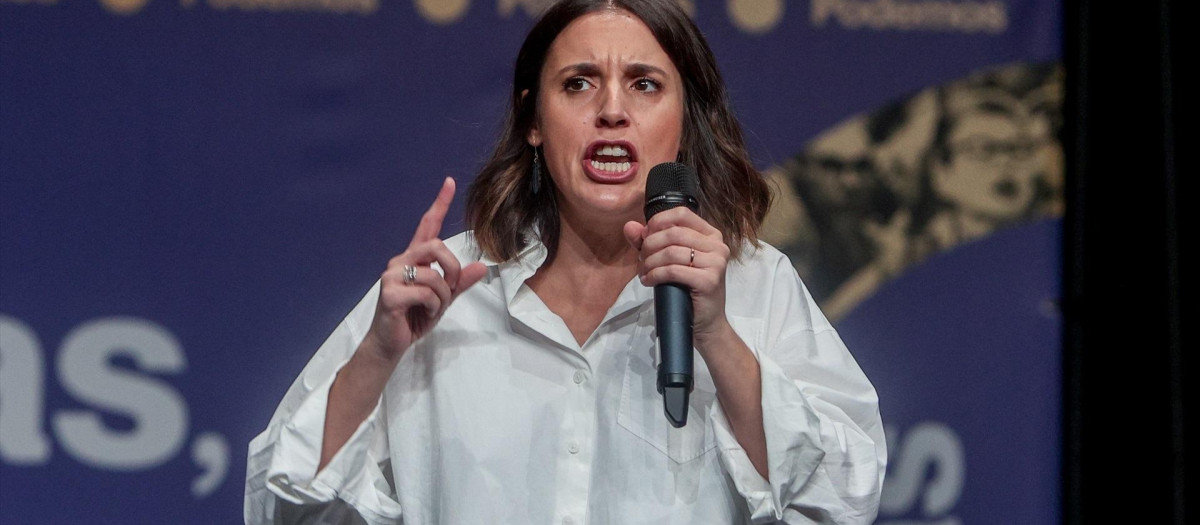 La dirigente de Podemos Irene Montero interviene durante una Conferencia Política del partido