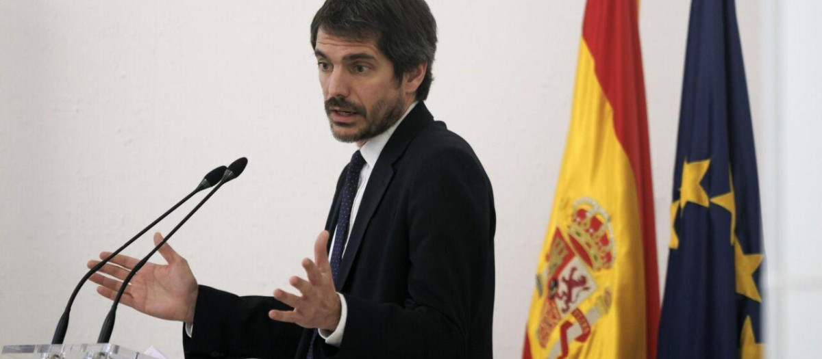 El ministro de Cultura, Ernest Urtasun, durante su discurso de toma de posesión del cargo