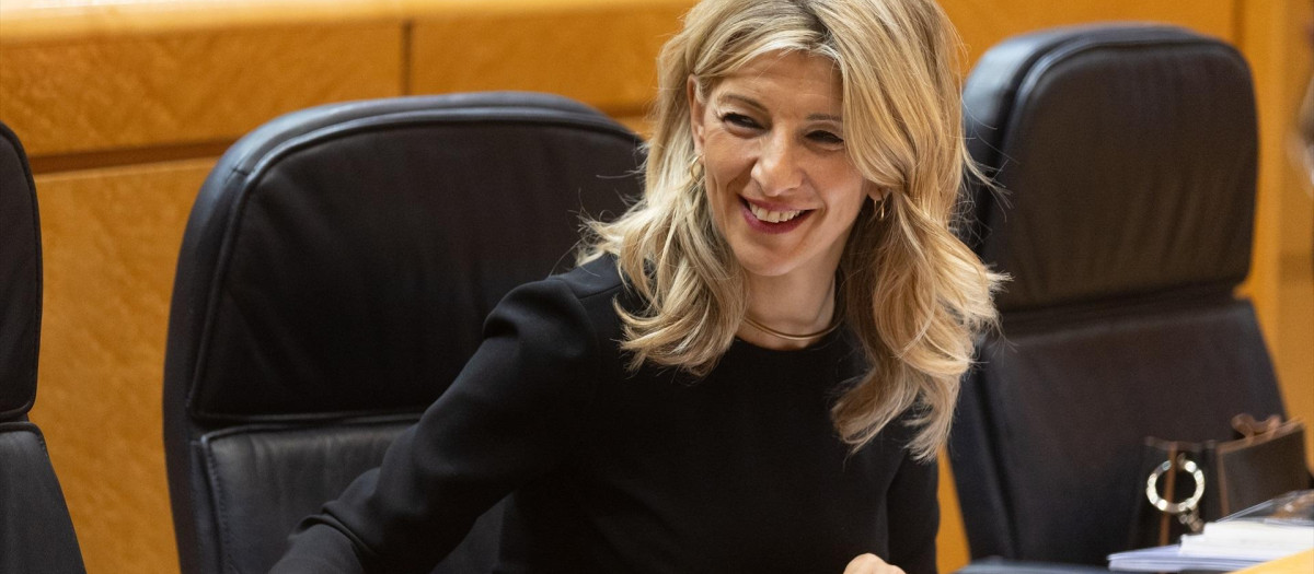 La vicepresidenta segunda y ministra de Trabajo, Yolanda Díaz, durante un pleno del Congreso de los Diputados, en el Palacio del Senado, a 10 de enero de 2024, en Madrid (España). El Pleno del Congreso, en su primera reunión del año, debate y vota los objetivos de estabilidad presupuestaria y de deuda pública para el conjunto de las administraciones, un primer paso en la tramitación de los Presupuestos Generales de 2024. El Gobierno de coalición cuenta con apoyos suficientes para superar este trámite, pero el PP puede tumbarlos cuando haya que debatirlos en el Senado. El pleno se celebra en el Senado porque el hemiciclo del Congreso de los Diputados está en obras.
10 ENERO 2024;PRESUPUESTOS GENERALES DEL AÑO :;2024;GOBIERNO;PLENO;CONGRESO;SENADO
Eduardo Parra / Europa Press
10/1/2024