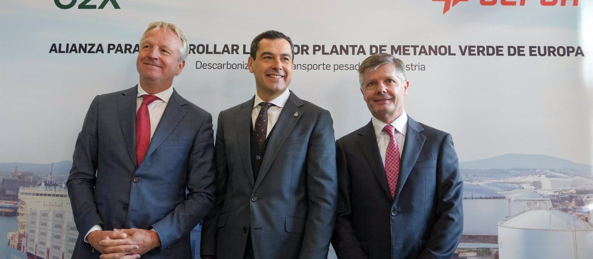 De izquierda a derecha, el CEO de Cepsa, Maarten Wetselaar; el presidente de Andalucía, Juanma Moreno, y el CEO de C2X, Brian Davis
POLITICA ANDALUCÍA ESPAÑA EUROPA HUELVA ECONOMIA
FRANCISCO J. OLMO/EUROPA PRESS