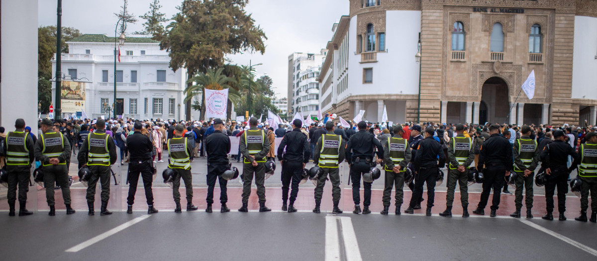 Presencia policial en una manifestación de profesores en Marruecos
