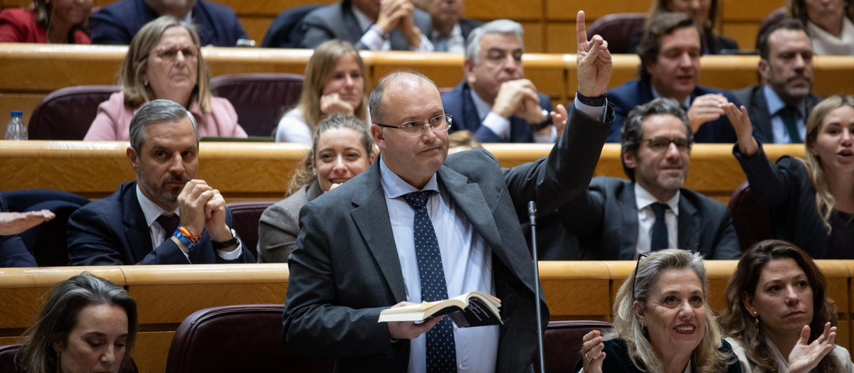 El portavoz del PP en el Congreso, Miguel Tellado, durante el pleno del Congreso de los Diputados, en el Palacio del Senado, a 10 de enero de 2024, en Madrid (España). El Pleno del Congreso, en su primera reunión del año, debate y vota los objetivos de estabilidad presupuestaria y de deuda pública para el conjunto de las administraciones, un primer paso en la tramitación de los Presupuestos Generales de 2024. El Gobierno de coalición cuenta con apoyos
10 ENERO 2024;CONGRESO;PRESUPUESTOS GENERALES;DÉFICIT;POLÍTICA;SENADO;PLENO;DIPUTADOS;
Alejandro Martínez Vélez / Europa Press
10/1/2024