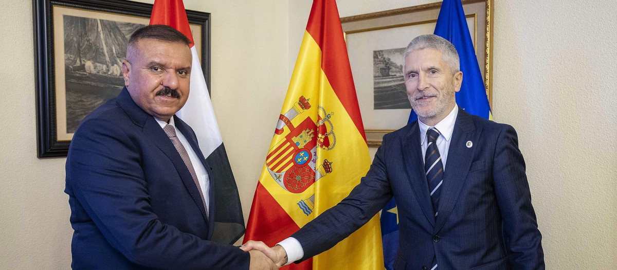 El ministro del Interior, Fernando Grande-Marlaska, con su homólogo iraquí, general Abd Al-Amber Kamel Al-Shammari