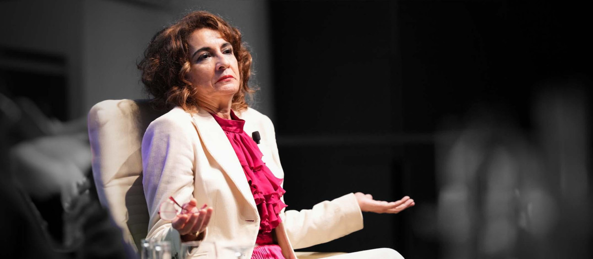 María Jesús Montero en los Encuentros de la Cadena SER en Sevilla